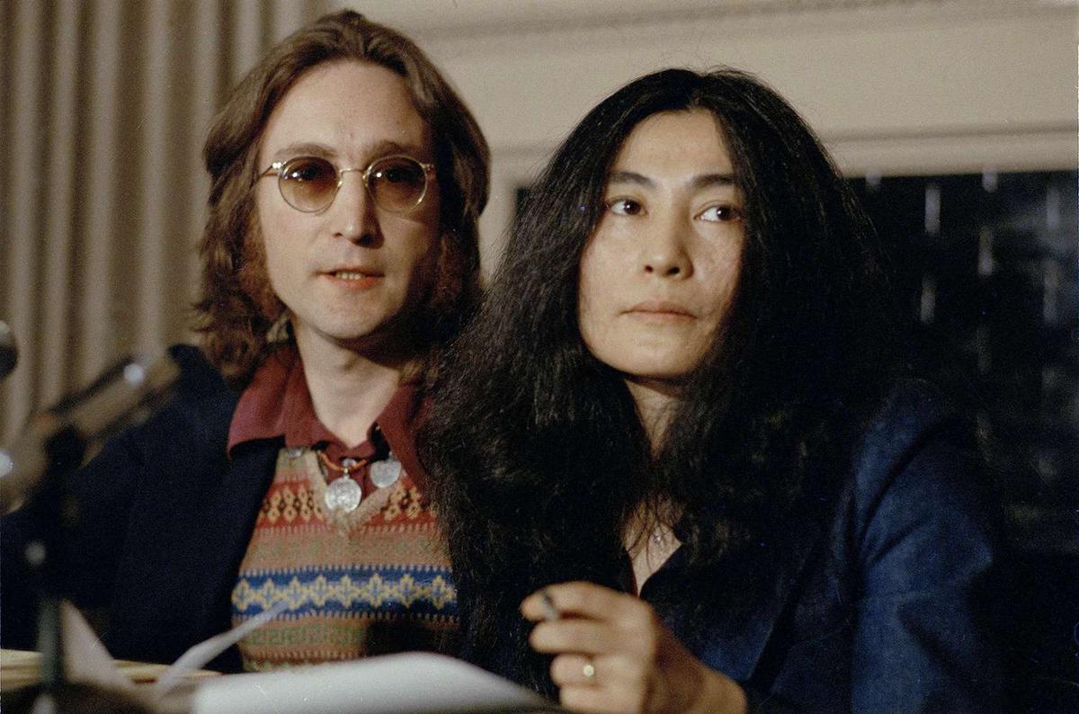 Yoko Ono Nefreti Hak Ediyor Mu?