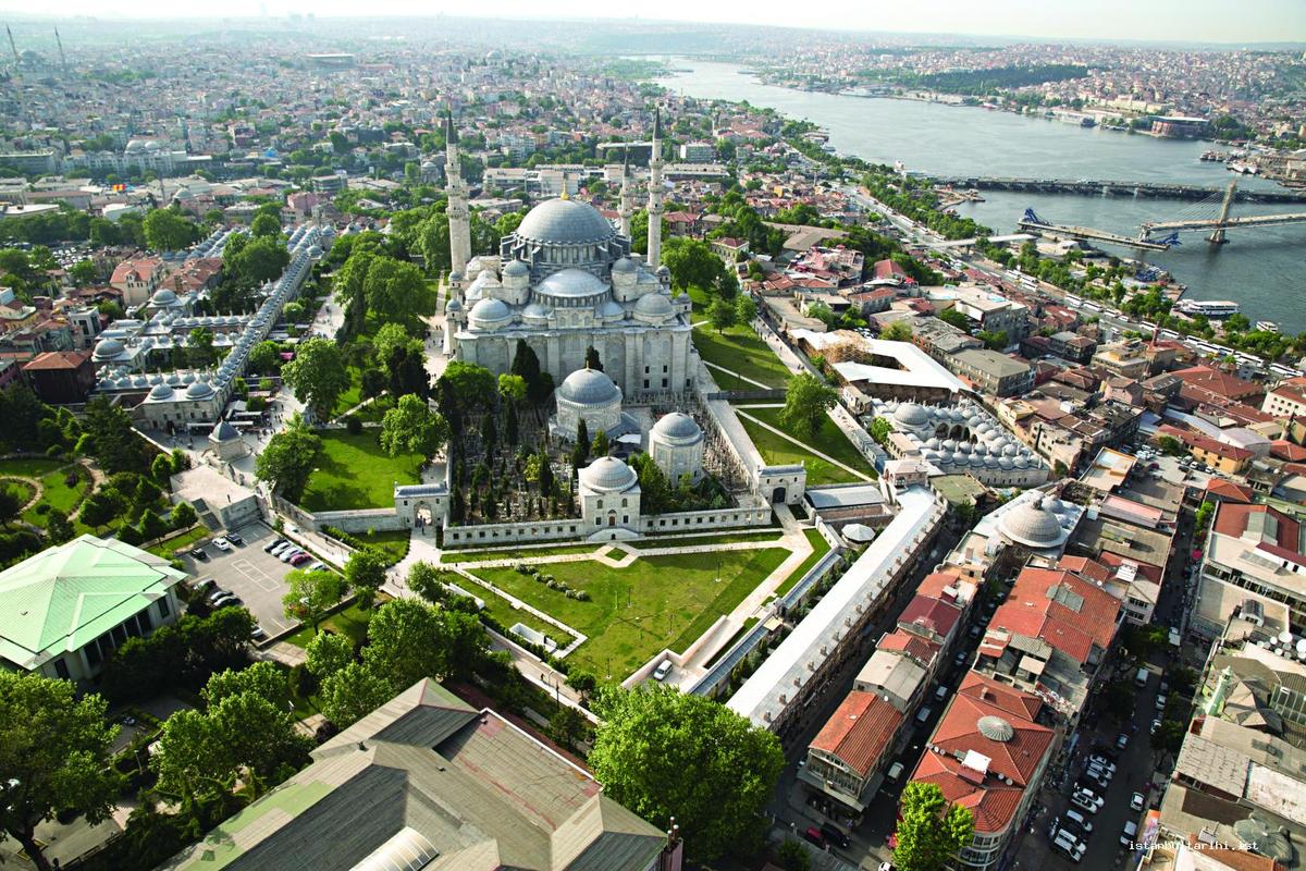 Mimar Sinan'ın Kalfalık Eseri: Süleymaniye Camisi ve Külliyesi