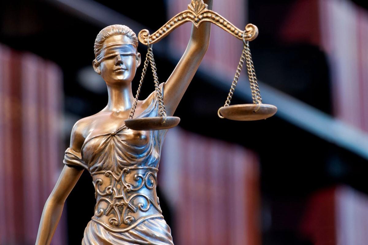 Hukuk Sistemi Yozlaşması: Adalet Karanlığı