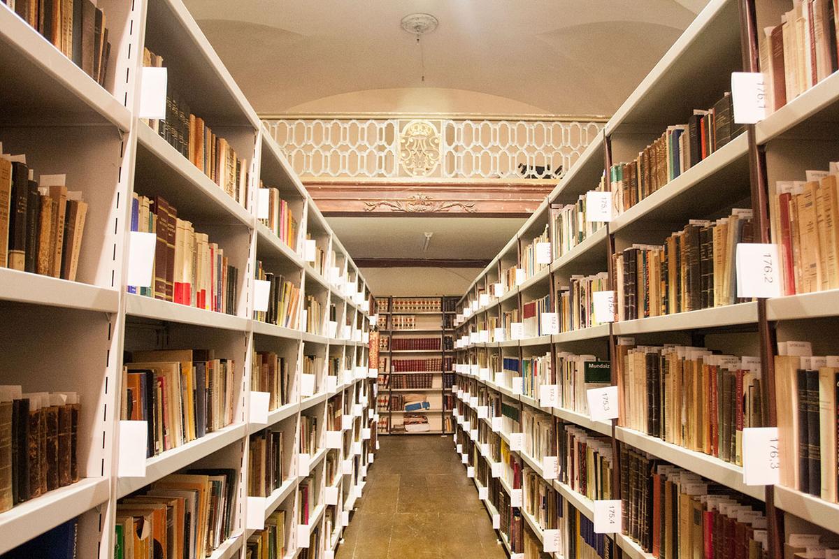 Yaşamla Ölüm Arasında Olan Bir Kütüphane: Gece Yarısı Kütüphanesi