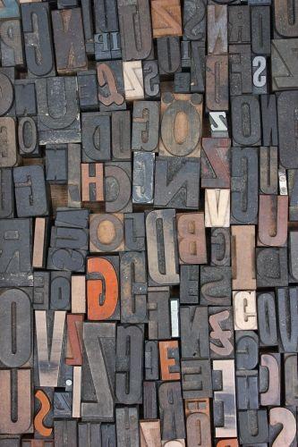 Kayıp Dillerin Ardındakiler: Sesini Kaybeden Kültürler