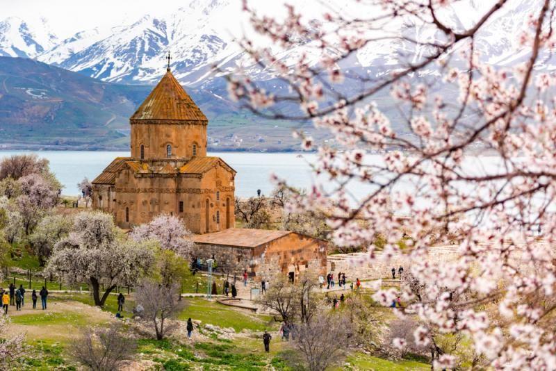 Bin Yıllık Taşlardaki Saklı Tarih: Akdamar Kilisesi