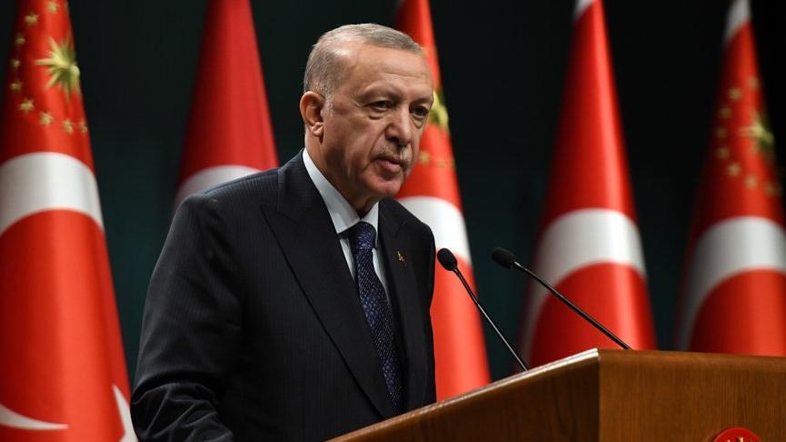 Erdoğan: "Gece Yarısı Başlayan Finans Oyunlarıyla Ülke Çökertilmeye Çalışıldı"