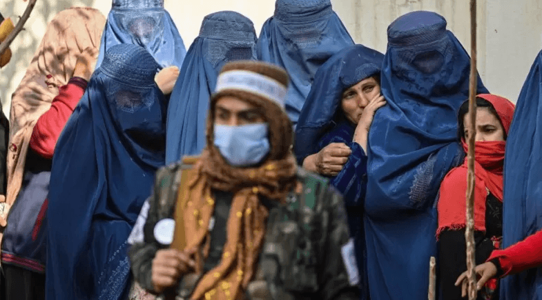 Taliban, Afganistan'da Kadınların Özgürlüğünü Çalmaya Devam Ediyor!