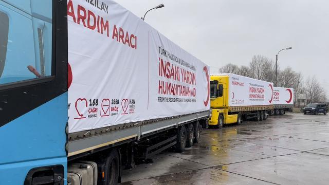 Türkiye'den Ukrayna'ya Gönderilen Yardım Tırları Romanya'da