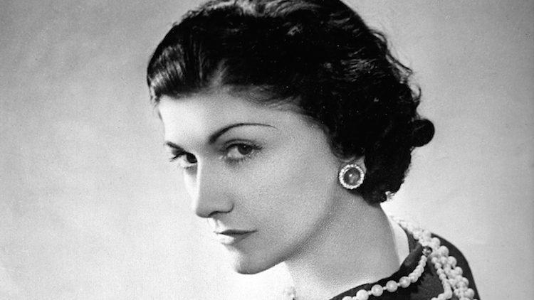 Coco Chanel: Moda Geçer Stil Kalır