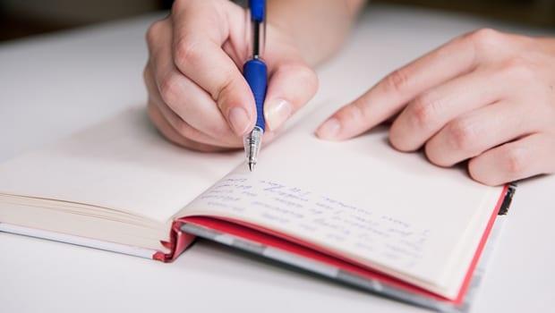 Yazmanın İyilileştirici Gücü: Günlük Tutmanın Önemi