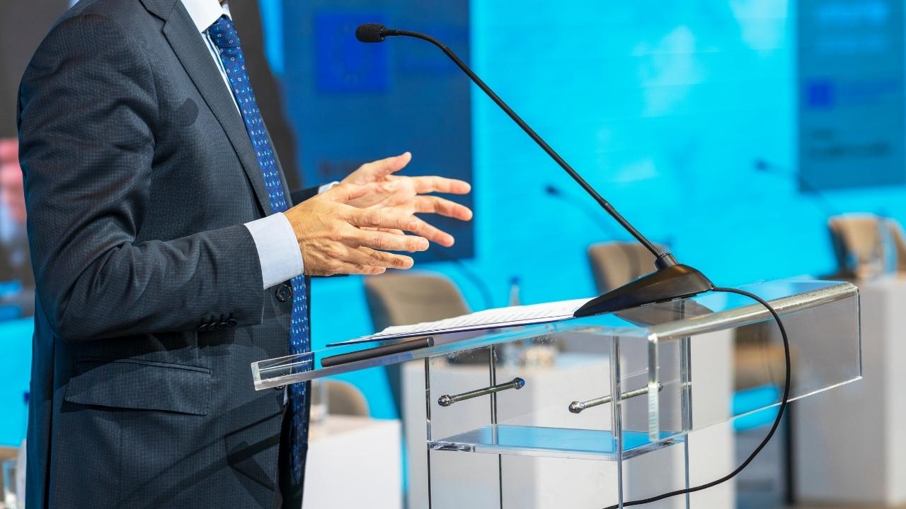 Topluluk Önünde Konuşma Korkusunu Anlamak