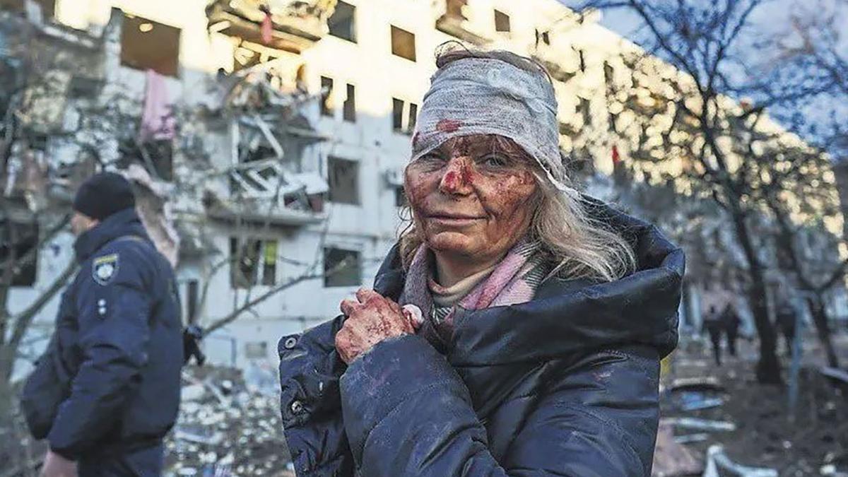 Ukrayna Savaşının Sembol Fotoğrafının Tablosu 100 Bin Dolara Satıldı