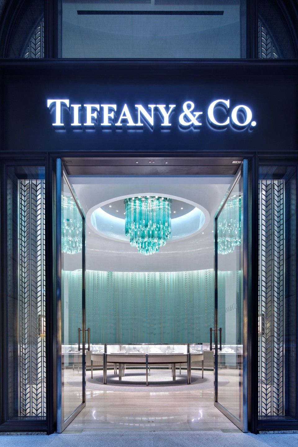 Tiffany тиффани. Бутик Тиффани. ЦУМ Тиффани. Модный дом Тиффани. Ювелирный магазин Тиффани.